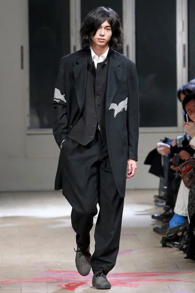 Look 27